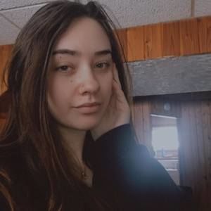 Meet your Posher, Cassandra